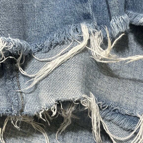 Old Navy Denim Jean Shorts Medium Wash Raw Hem Size 12 - Picture 6 of 7